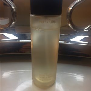 MAC Prep + Prime (Fix +) coconut